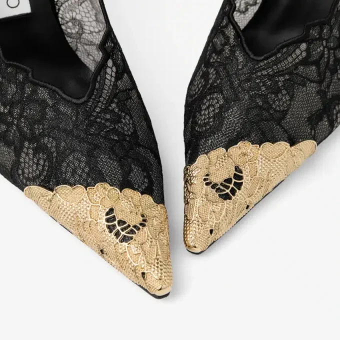 Faiz 100 svarta spetspumps från jimmy choo med spetsdetaljer i metall Faiz 100 svarta spetspumps från jimmy choo med spetsdetaljer i metall