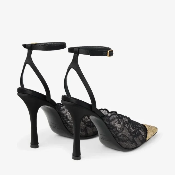 Faiz 100 svarta spetspumps från jimmy choo med spetsdetaljer i metall Faiz 100 svarta spetspumps från jimmy choo med spetsdetaljer i metall