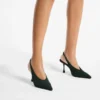 Isa 80 Slingbacks i brittiskt grönt mocka med prickiga klackar Isa 80 Slingbacks i brittiskt grönt mocka med prickiga klackar