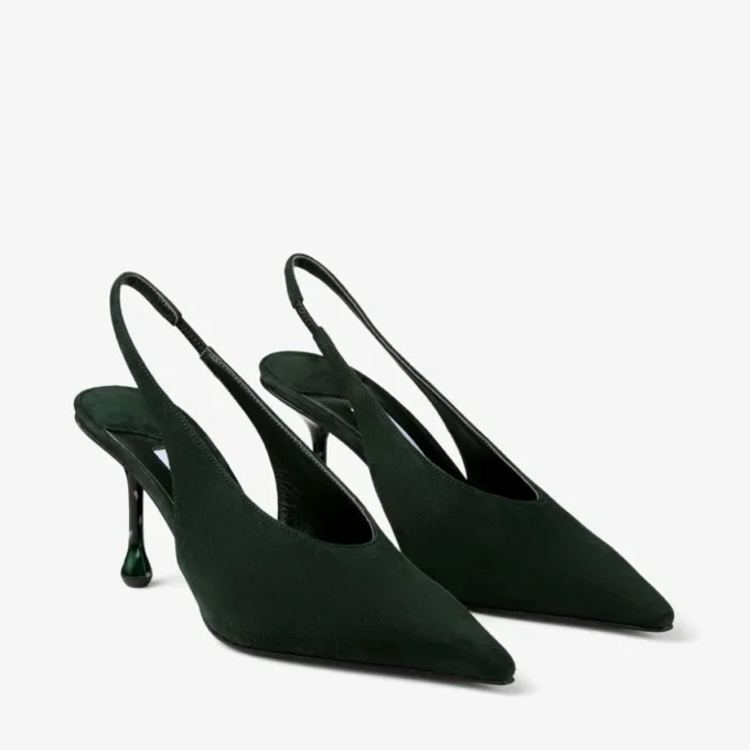 Isa 80 Slingbacks i brittiskt grönt mocka med prickiga klackar Isa 80 Slingbacks i brittiskt grönt mocka med prickiga klackar