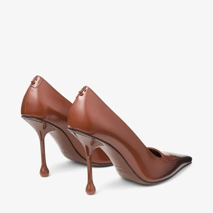 Ixia 95 Pumps i cognacfärgat, sprayat spazzolato-läder Ixia 95 Pumps i cognacfärgat, sprayat spazzolato-läder