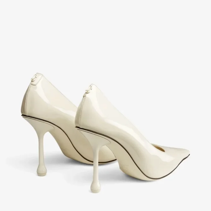 Ixia 95 pumps i lackläder i latte Ixia 95 pumps i lackläder i latte