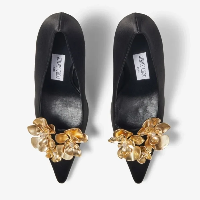 Ixia 95 svarta satinpumps med blommor