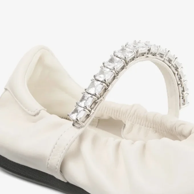 Jade Ballerina Latte Ballerinaskor i mjukt nappaläder med kristallrem Jade Ballerina Latte Ballerinaskor i mjukt nappaläder med kristallrem