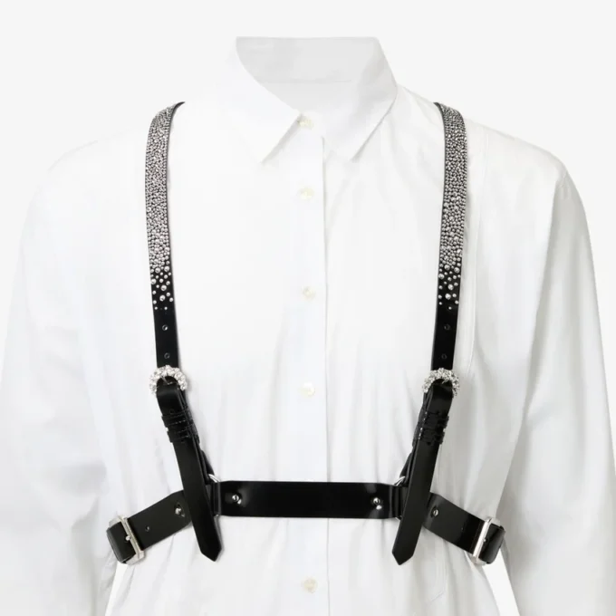 Jimmy Choo Noir Kei Ninomiya Crystals Harness Svart glänsande läderharness med kristallprydnad