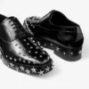Jimmy Choo Noir Kei Ninomiya Star Skor Svarta snörskor i polerat kalvskinn med stjärndekoration Jimmy Choo Noir Kei Ninomiya Star Skor Svarta snörskor i polerat kalvskinn med stjärndekoration