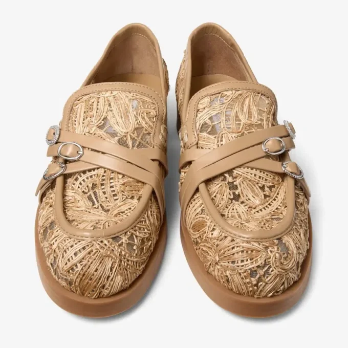Kalia Loafer Loafers i naturligt blommigt vävt raffia och kalvskinn Kalia Loafer Loafers i naturligt blommigt vävt raffia och kalvskinn