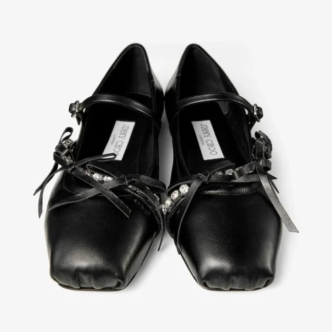 Loli Ballerina Svarta ballerinaskor i glansigt nappaläder med mjuka rosetter i handskläder Loli Ballerina Svarta ballerinaskor i glansigt nappaläder med mjuka rosetter i handskläder