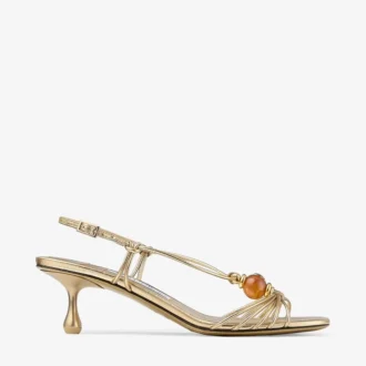 Lova 50 sandaler i guldmetalliskt nappaläder med pärlor