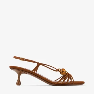 Lova 50 sandaler i tan-färgat mocka med pärlor