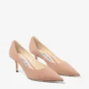 Love 65 spetsiga pumps i balettrosa mocka med JC-emblem Love 65 spetsiga pumps i balettrosa mocka med JC-emblem