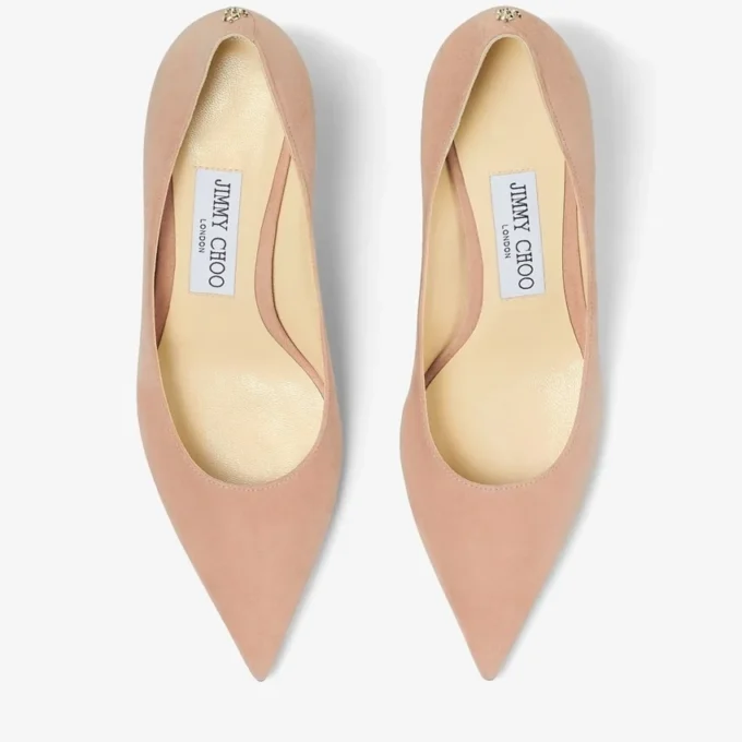 Love 65 spetsiga pumps i balettrosa mocka med JC-emblem Love 65 spetsiga pumps i balettrosa mocka med JC-emblem
