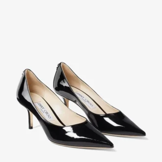 Love 65 svarta pumps i lackläder med Jc-emblem
