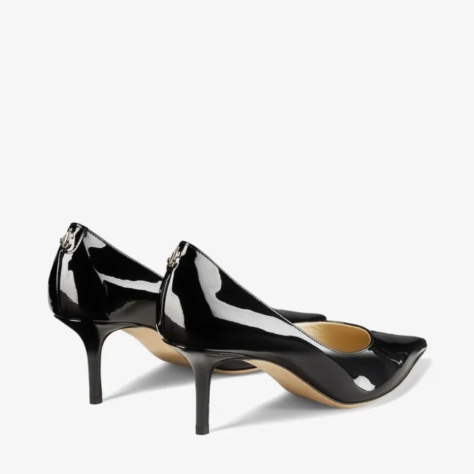 Love 65 svarta pumps i lackläder med Jc-emblem Love 65 svarta pumps i lackläder med Jc-emblem