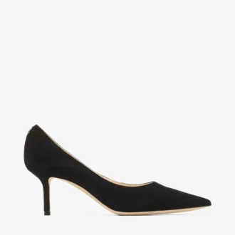 Love 65 svarta spetsiga pumps i mocka med Jc-emblem