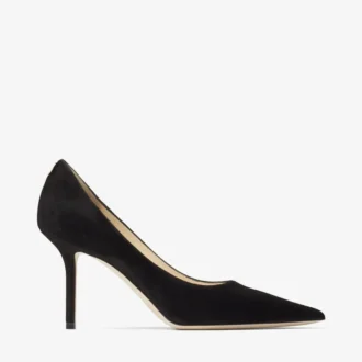 Love 85 svarta spetsiga pumps i mocka med JC-emblem