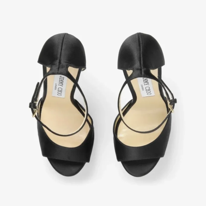 Max 150 svart satinsandal