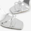 Metz 100 silverfärgad sandal i flytande metallläder