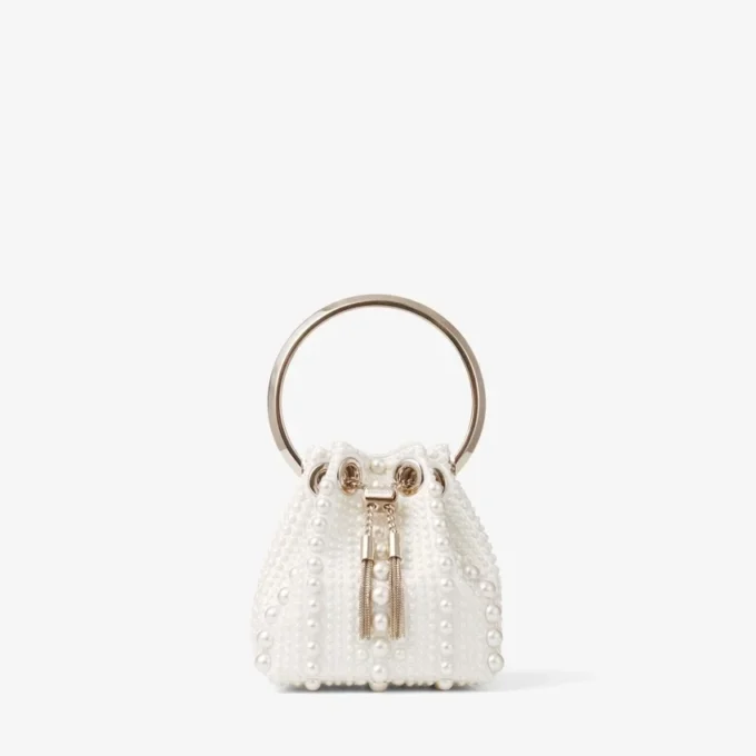 Micro Bon Bon mini-väska i elfenbensfärgad satin med pärlor över hela ytan Micro Bon Bon mini-väska i elfenbensfärgad satin med pärlor över hela ytan