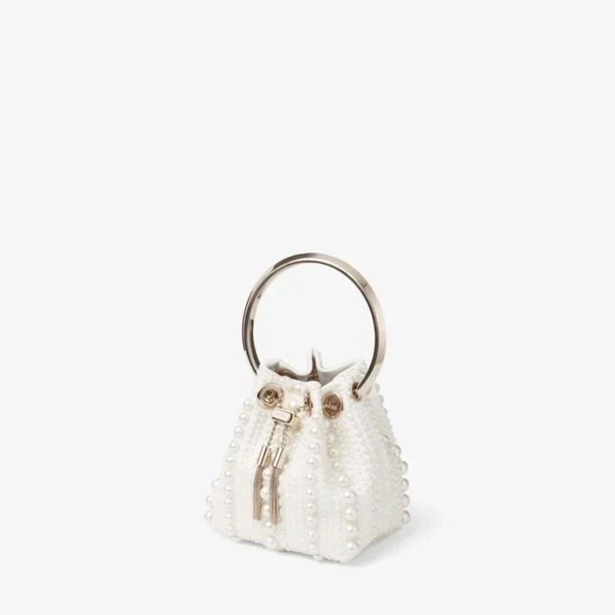 Micro Bon Bon mini-väska i elfenbensfärgad satin med pärlor över hela ytan Micro Bon Bon mini-väska i elfenbensfärgad satin med pärlor över hela ytan