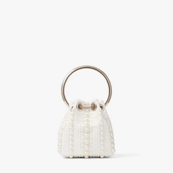 Micro Bon Bon mini-väska i elfenbensfärgad satin med pärlor över hela ytan Micro Bon Bon mini-väska i elfenbensfärgad satin med pärlor över hela ytan