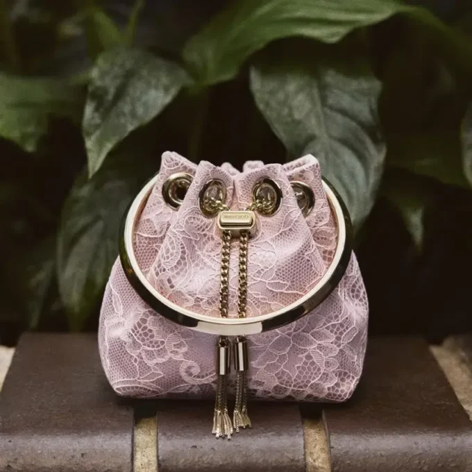 Micro Bon Bon Rose Satin och Jimmy Choo Lace Mini Bucket Bag