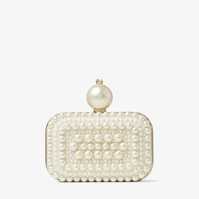 Micro Cloud vit mocka-clutch med pärldekor över hela ytan
