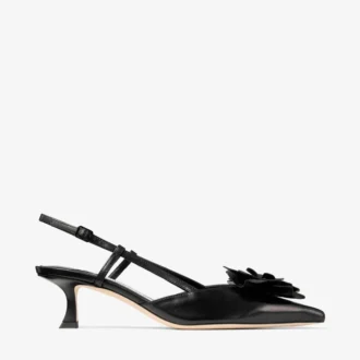 Mimmi Sling Back 50 Svarta slingbacks i glänsande nappaläder med corsage i nappaspets