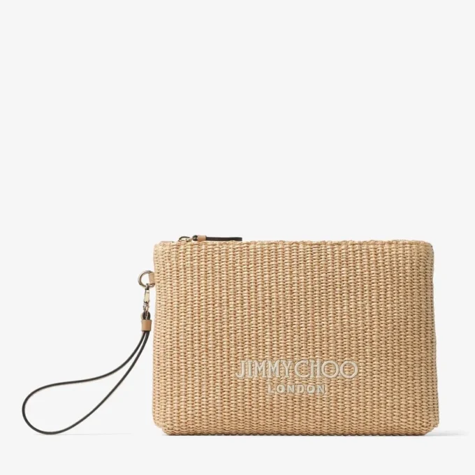 Platt väska med dragkedja Väska med dragkedja i natur- och lattefärgad raffia Platt väska med dragkedja Väska med dragkedja i natur- och lattefärgad raffia