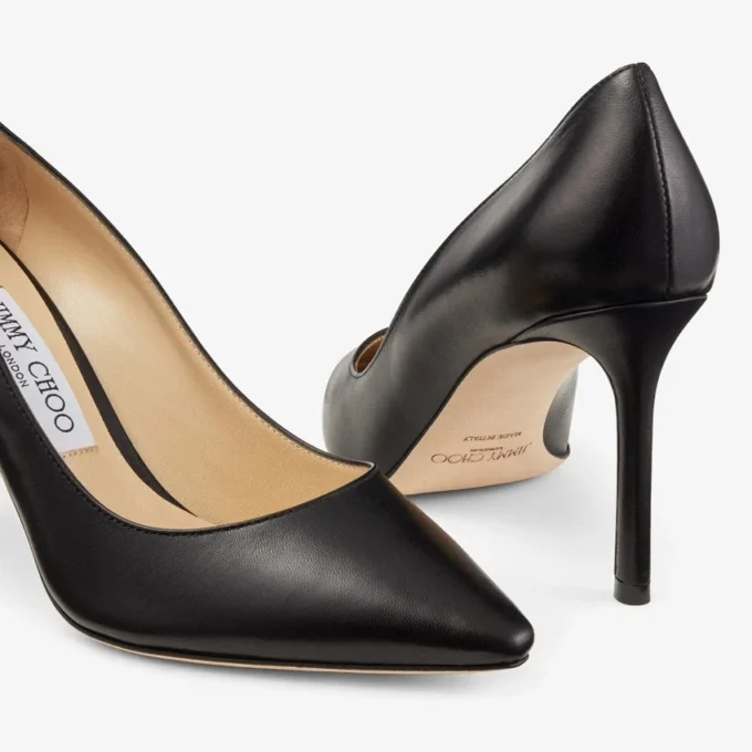 Romy 85 svarta pumps i getskinn med spetsig tå