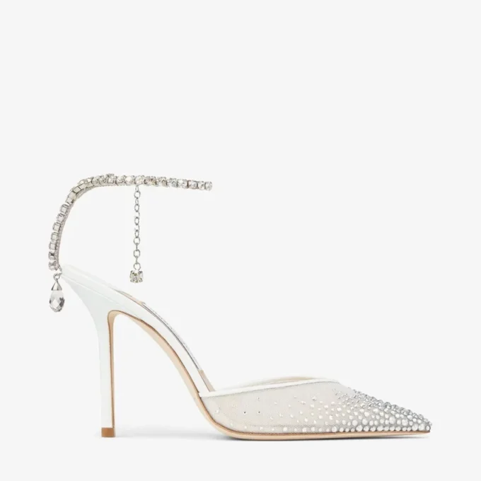 Saeda 100 vita pumps i mesh med kristaller