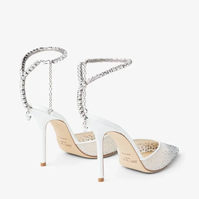 Saeda 100 vita pumps i mesh med kristaller