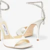 Saeda Sandal 100 Sandaler i elfenbensfärgad satin med kristallutsmyckning