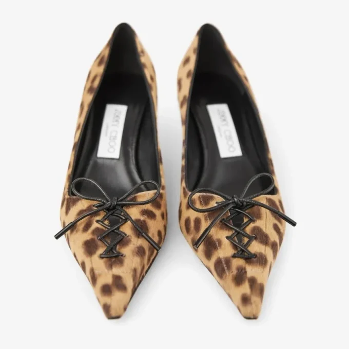 Scarlett 50 Pumps i naturfärgat ponnyläder med leopardmönster