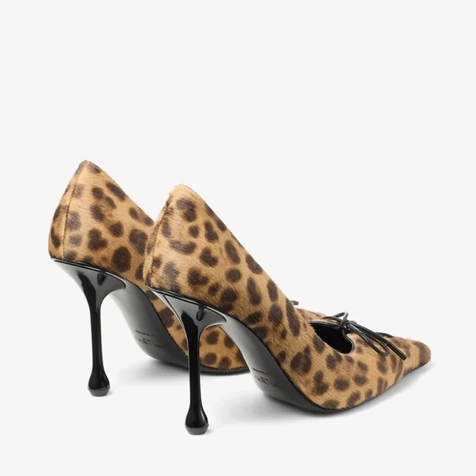 Scarlett 95 pumps i naturfärgat ponnyläder med leopardmönster