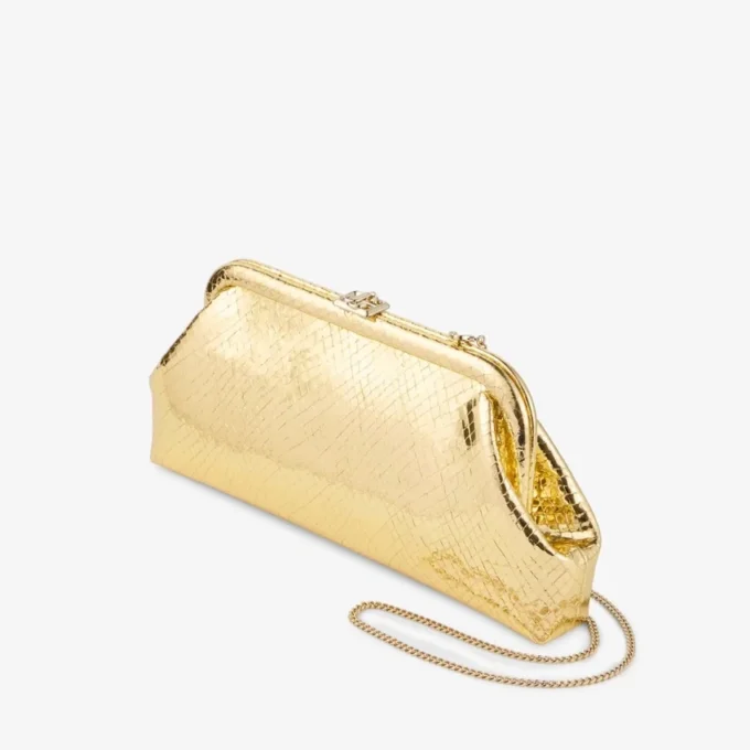 Skylar guldfärgad clutch i Candy Wrap-läder med fyrkantigt Jc-spänne