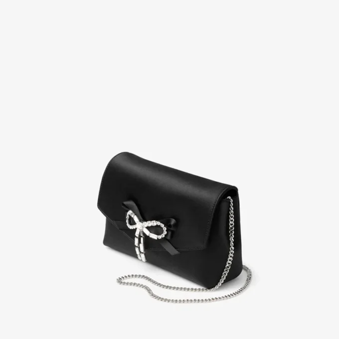 Soft Bow Mini Bag Svart satinminiväska med kristallrosett
