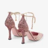 Stevie 100 Silky Blush satinpumps med kristaller