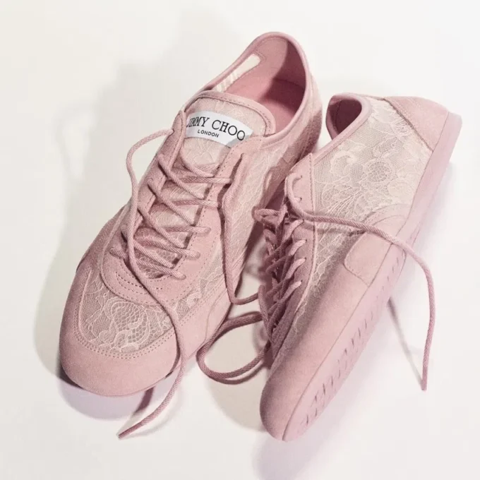 Sunny F Rose i lädermix och jimmy choo-snörskor med låg skaft