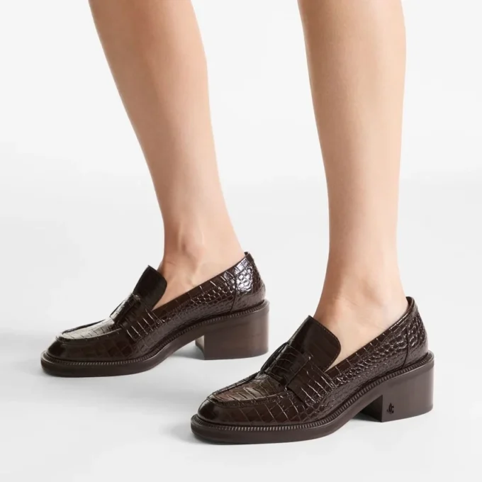 Tylor 60 Loafers i chokladbrunt läder med krokodilprägling Tylor 60 Loafers i chokladbrunt läder med krokodilprägling
