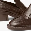 Tylor 60 Loafers i chokladbrunt läder med krokodilprägling Tylor 60 Loafers i chokladbrunt läder med krokodilprägling