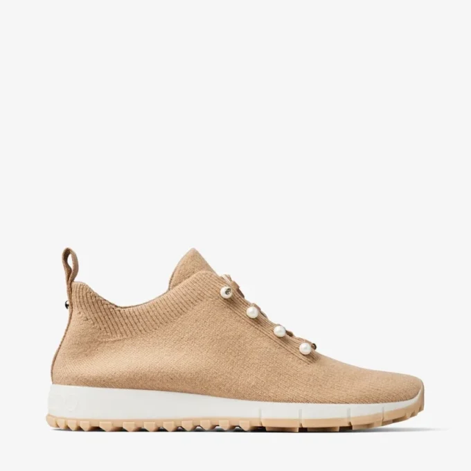 Veles Chai-kashmirstrickade sneakers med pärlknappar Veles Chai-kashmirstrickade sneakers med pärlknappar
