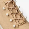 Veles Chai-kashmirstrickade sneakers med pärlknappar Veles Chai-kashmirstrickade sneakers med pärlknappar