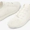 Veles Latte låga sneakers i virkat tyg med pärlor Veles Latte låga sneakers i virkat tyg med pärlor