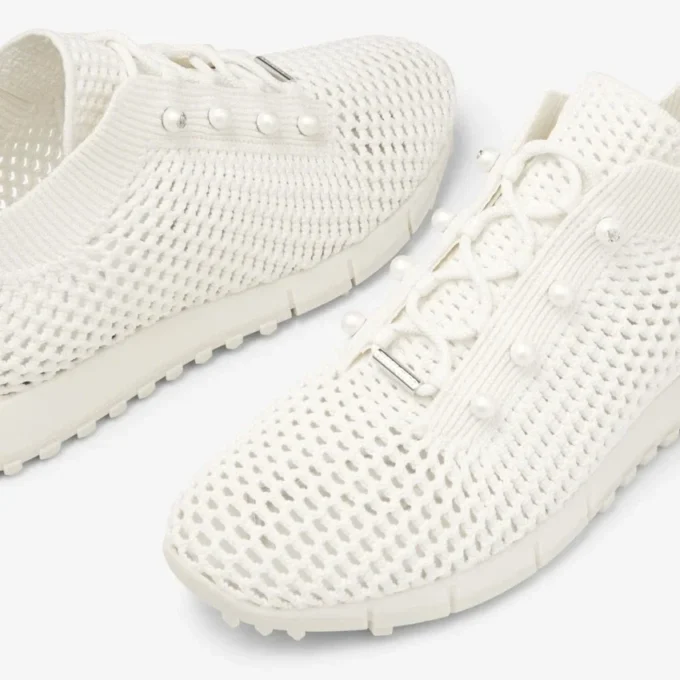Veles Latte låga sneakers i virkat tyg med pärlor Veles Latte låga sneakers i virkat tyg med pärlor