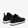 Veles svarta låga sneakers i virkat tyg med pärlor Veles svarta låga sneakers i virkat tyg med pärlor