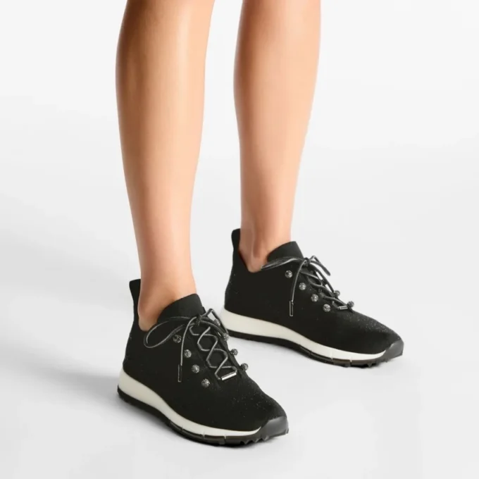 Veles svarta sneakers i paljettstickat Veles svarta sneakers i paljettstickat