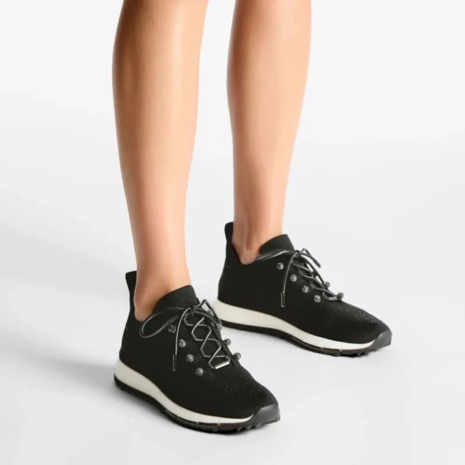 Veles svarta sneakers i paljettstickat Veles svarta sneakers i paljettstickat