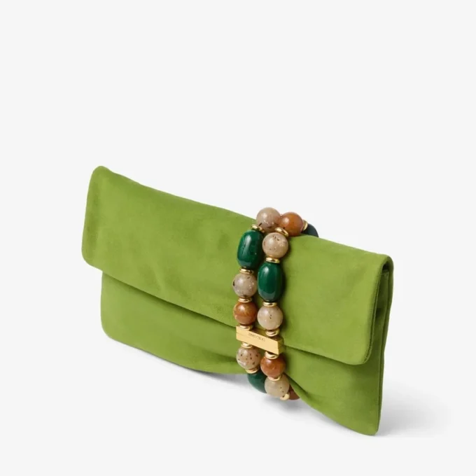 Zandra Clover-clutch i mocka med pärlarmband
