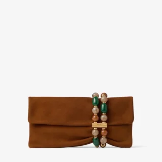 Zandra-clutch i tanfärgat mocka med pärlband